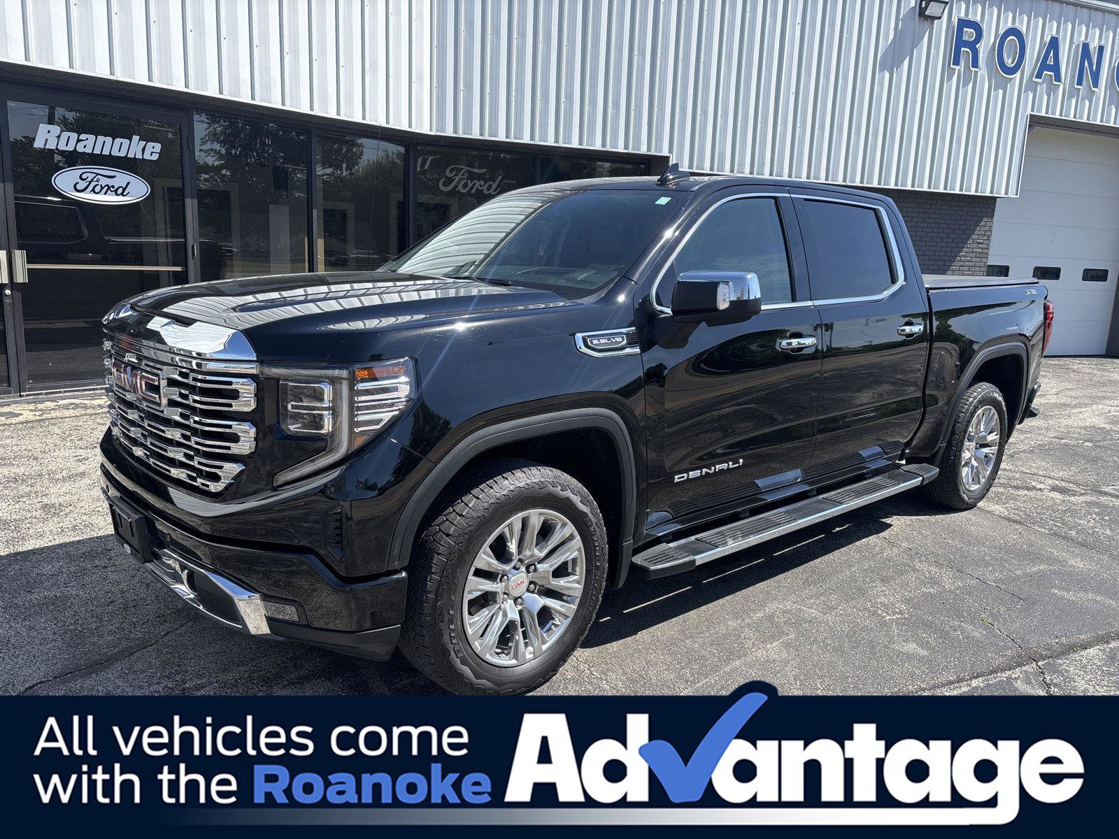 Used 2022 GMC Sierra 1500 Denali w/ Technology Package AWD/4WD image 1