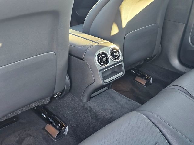 New 2025 Mercedes-Benz C 300 4MATIC Sedan image 24