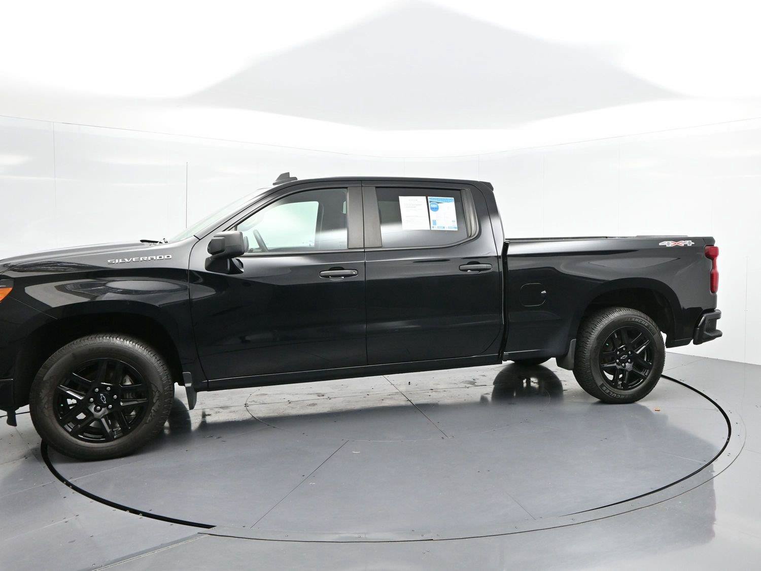 Used 2024 Chevrolet Silverado 1500 Custom AWD/4WD image 4