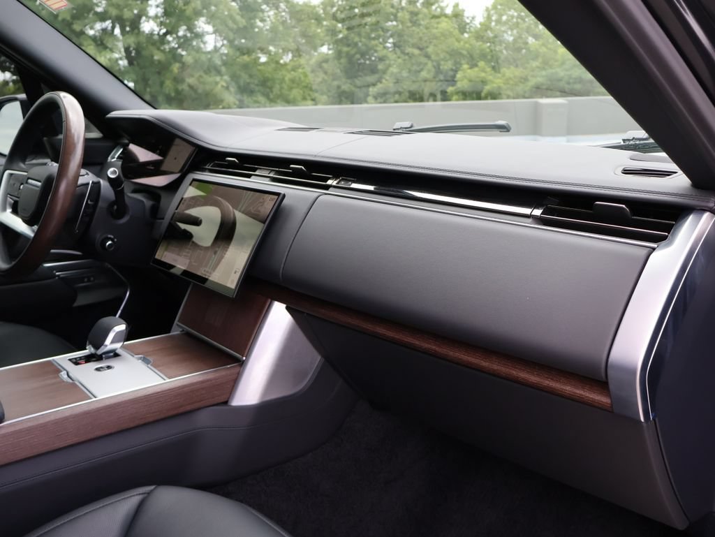 Certified 2025 Land Rover Range Rover Autobiography AWD/4WD image 10
