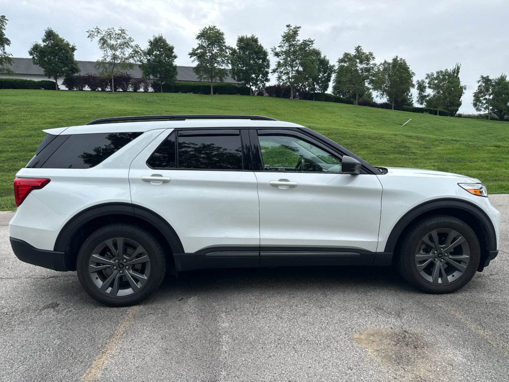 Used 2021 Ford Explorer XLT w/ Equipment Group 202A AWD/4WD image 5