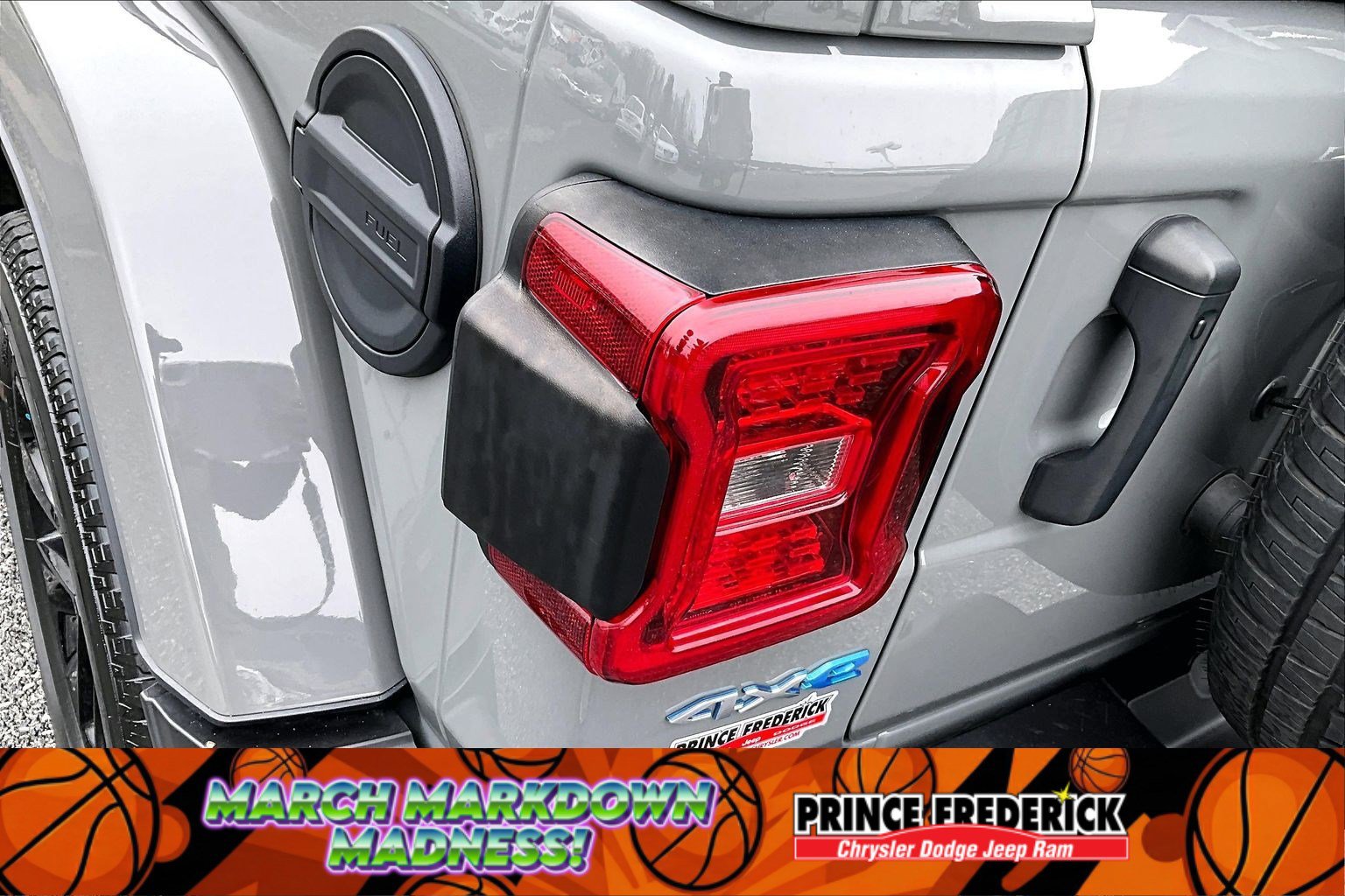 Used 2023 Jeep Wrangler Sahara w/ Cold Weather Group image 22