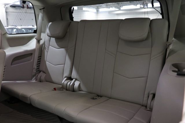 Used 2020 Cadillac Escalade Luxury w/ LPO, Radiant Package AWD/4WD image 35