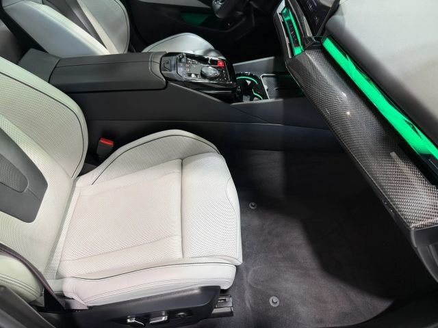 Used 2025 BMW M5 w/ Executive Package image 29