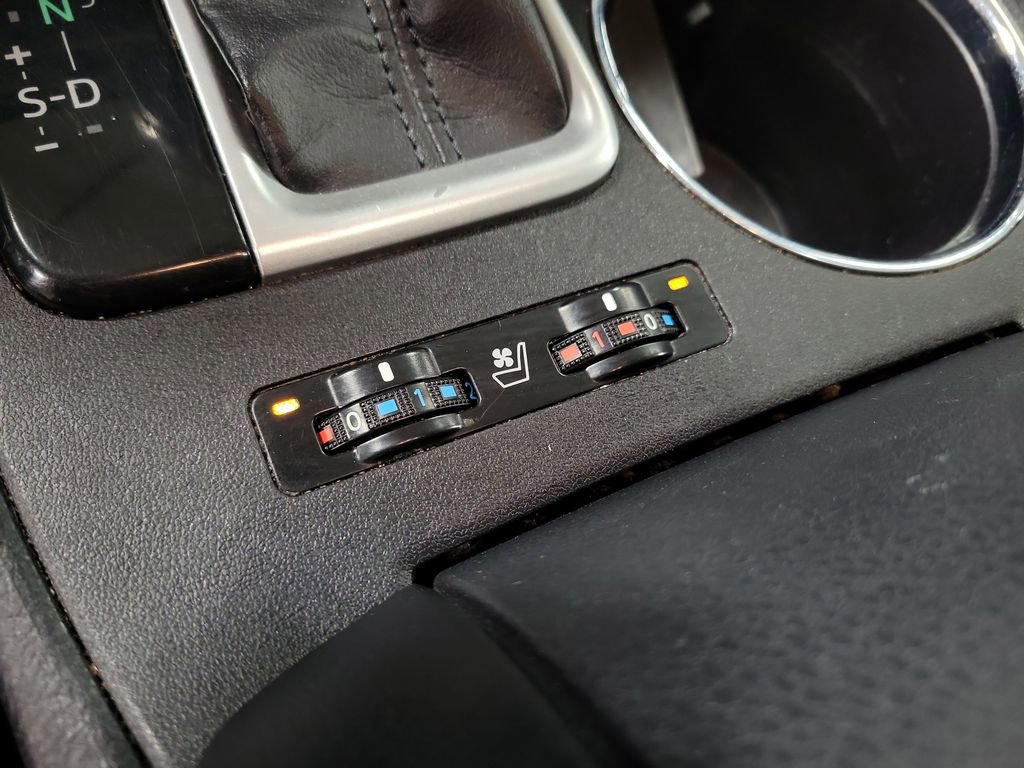 Used 2017 Toyota Highlander Limited image 15