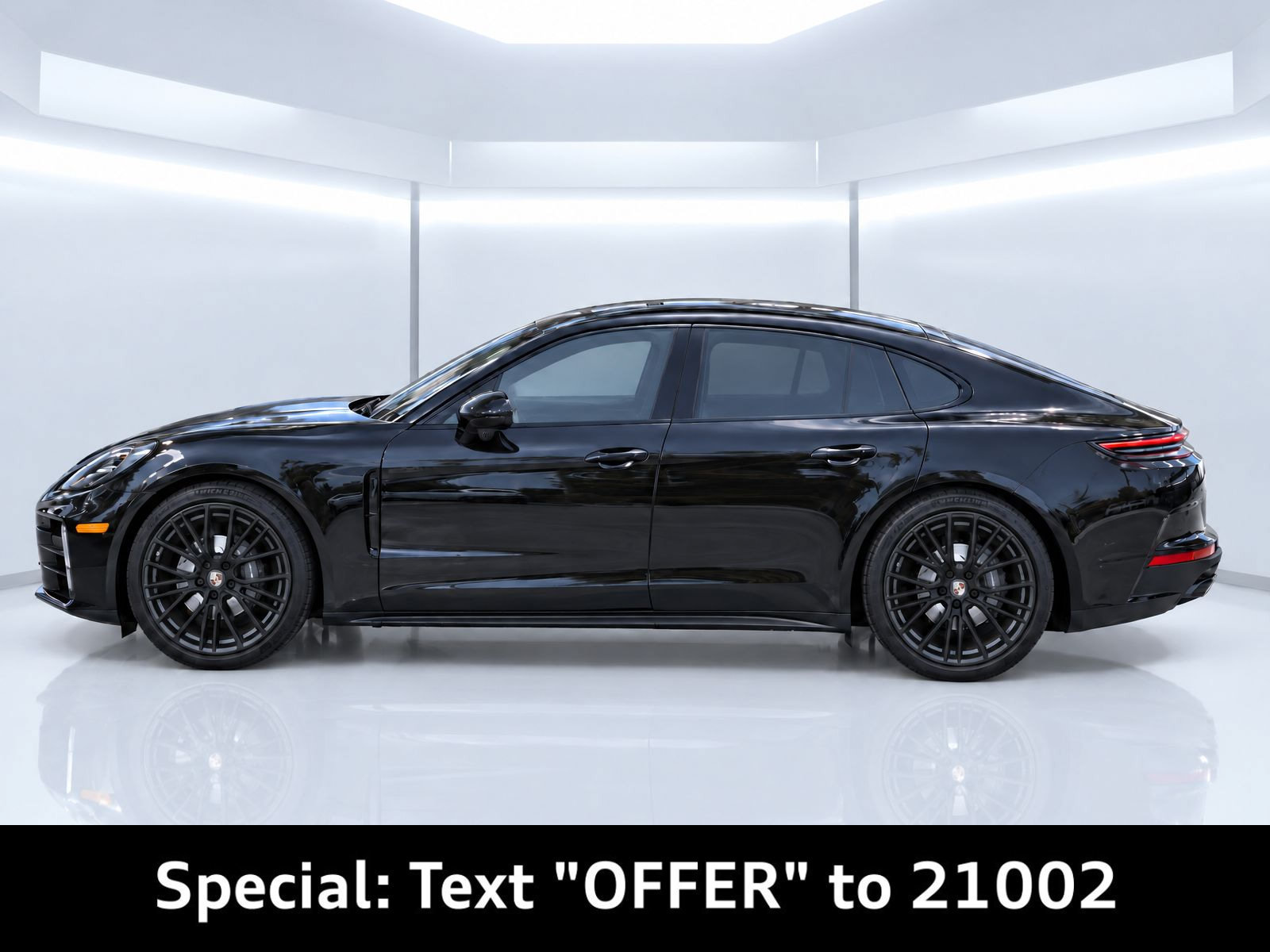Used 2024 Porsche Panamera RWD image 6