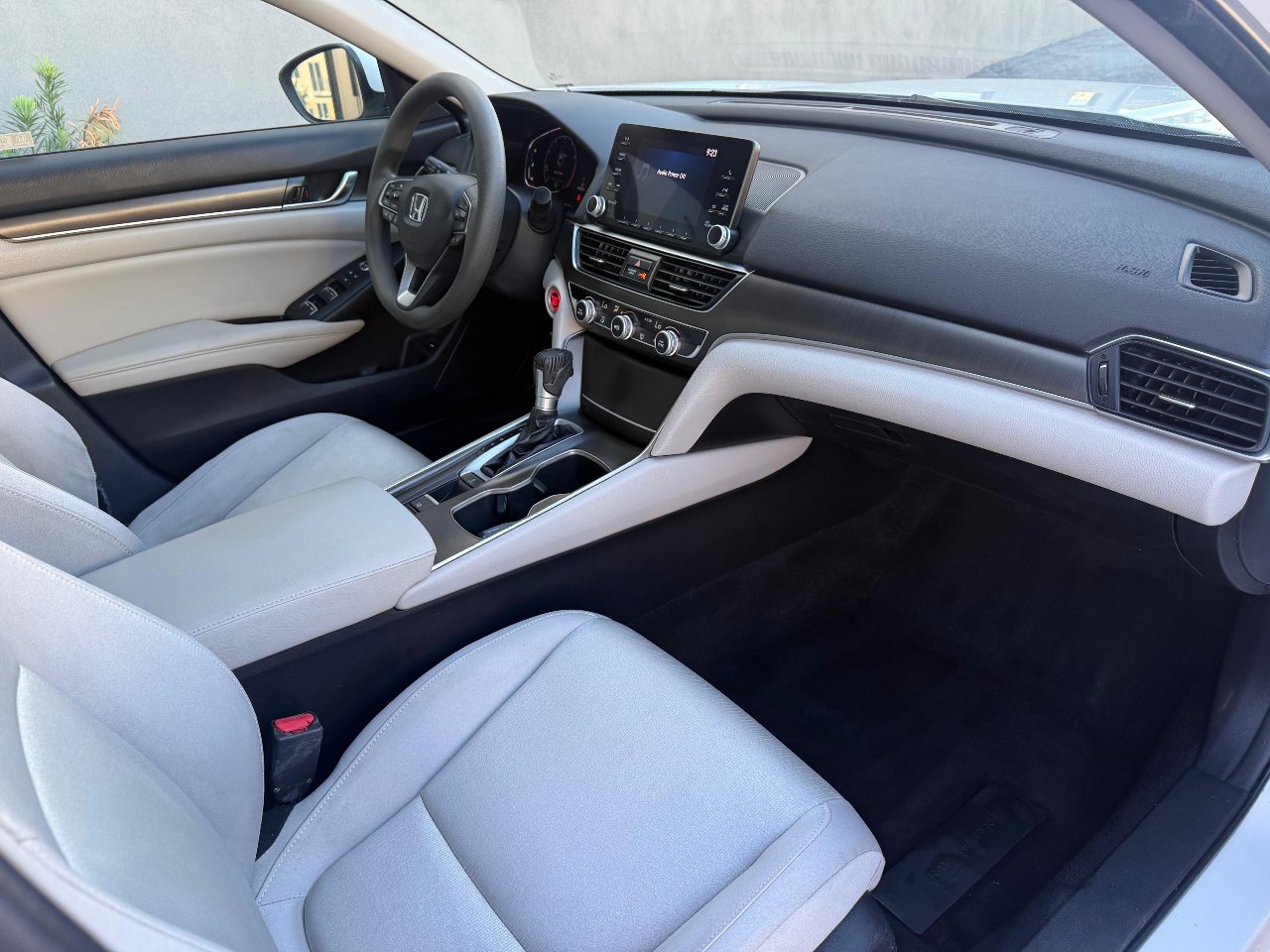 Used 2019 Honda Accord LX image 19