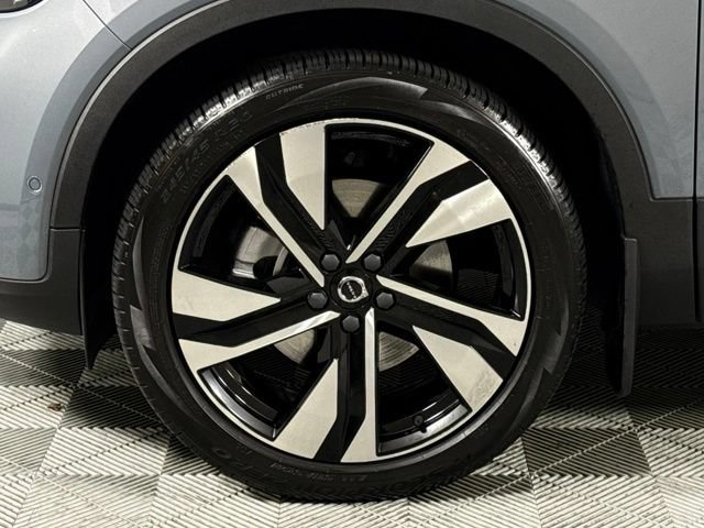 Used 2023 Volvo XC40 B5 Ultimate AWD/4WD image 12