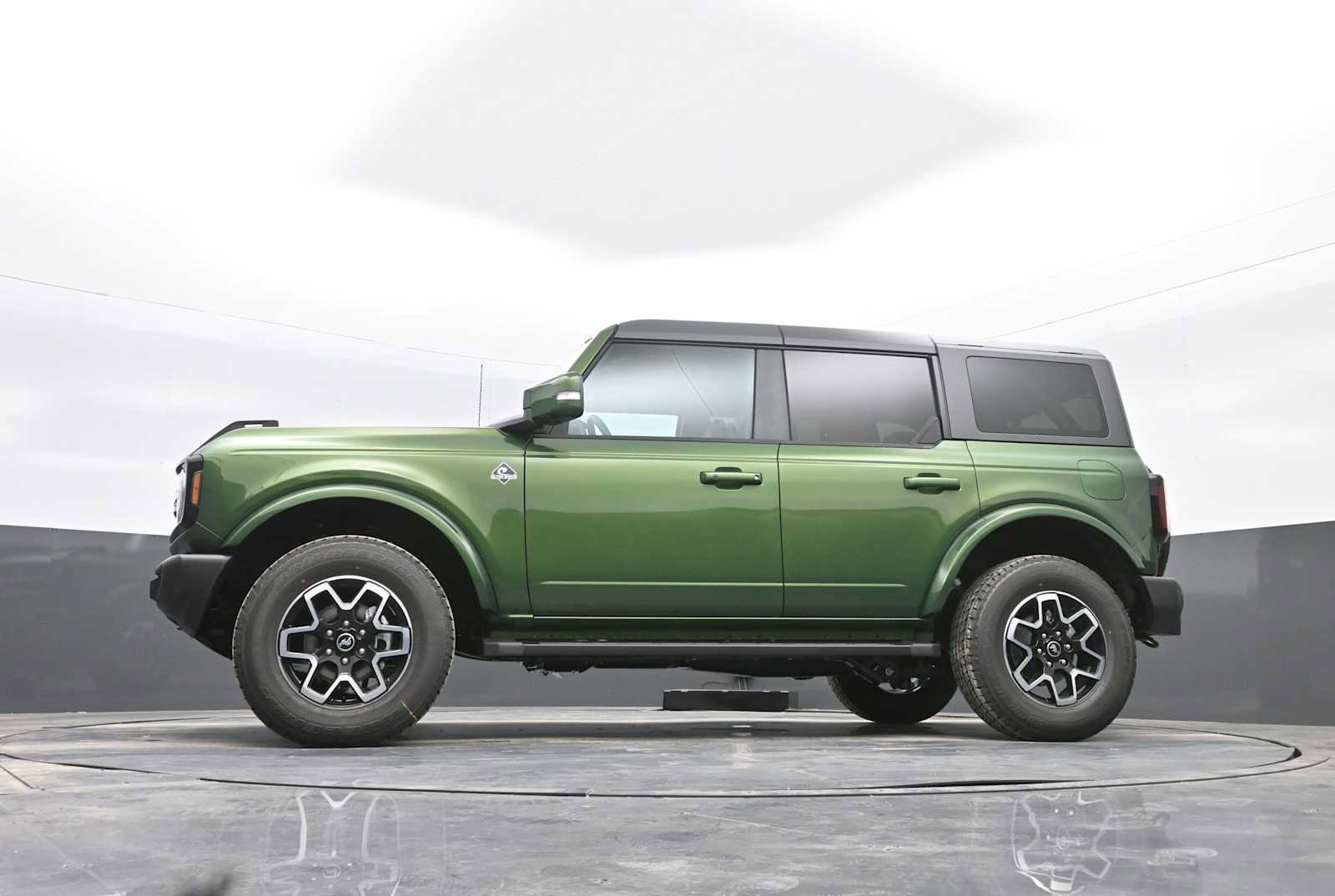 New 2024 Ford Bronco Outer Banks image 32