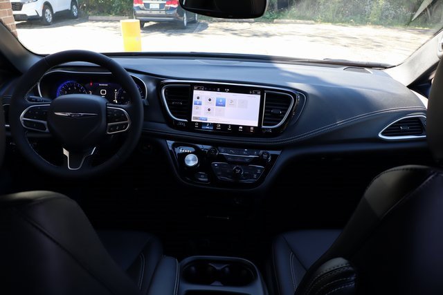 New 2026 Chrysler Pacifica Select image 47