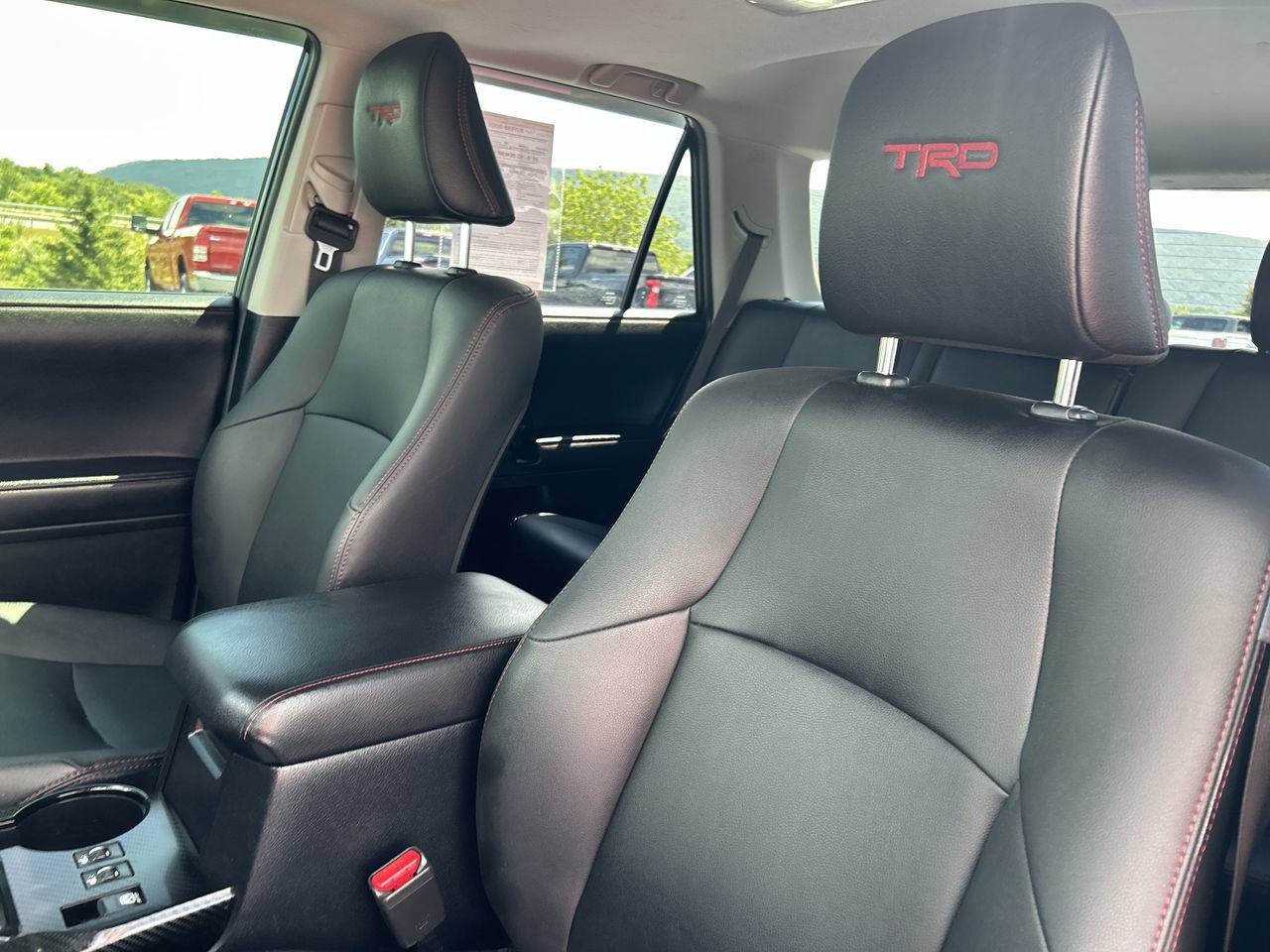 Used 2021 Toyota 4Runner TRD Off-Road Premium w/ Moonroof Package AWD/4WD image 22
