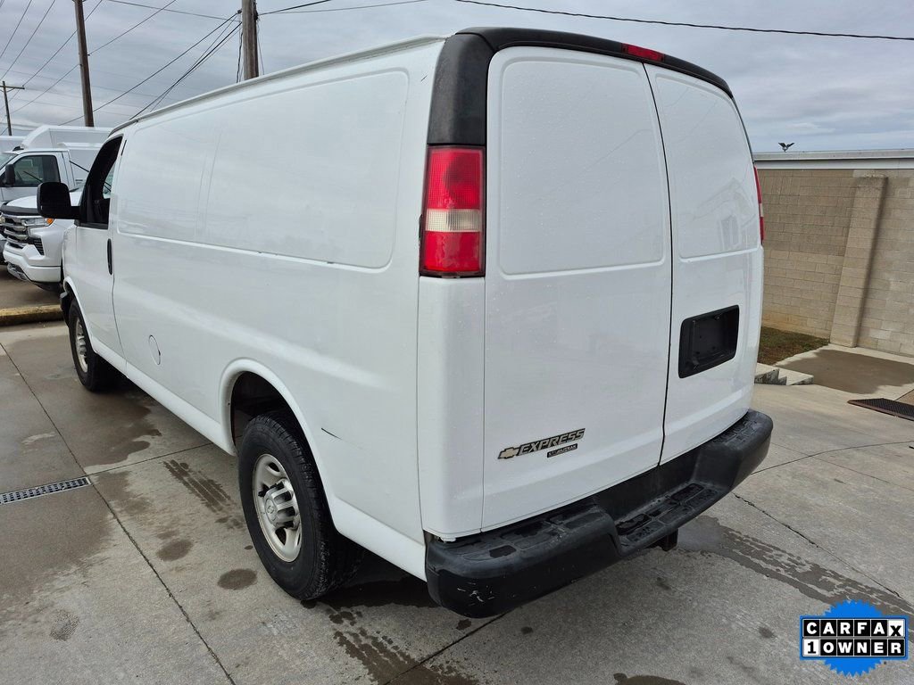 Used 2015 Chevrolet Express 2500 RWD image 4