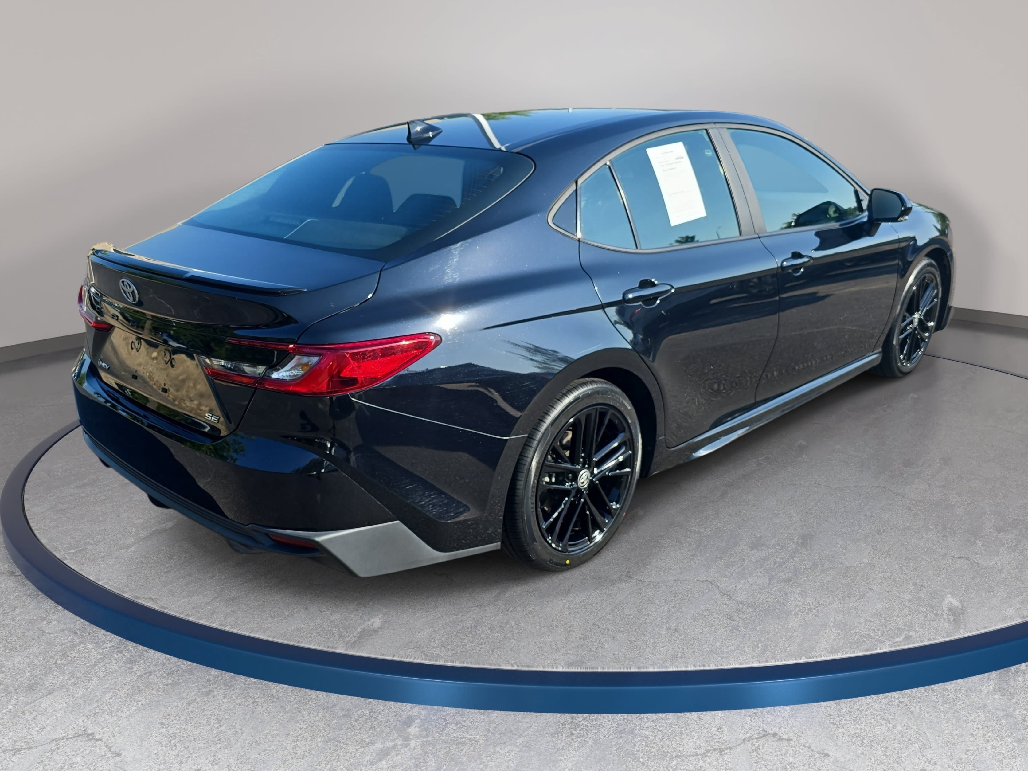 Used 2025 Toyota Camry SE w/ Multimedia Upgrade Package FWD image 5