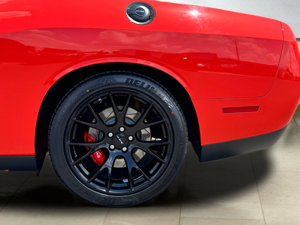 Used 2016 Dodge Challenger SRT Hellcat RWD image 38