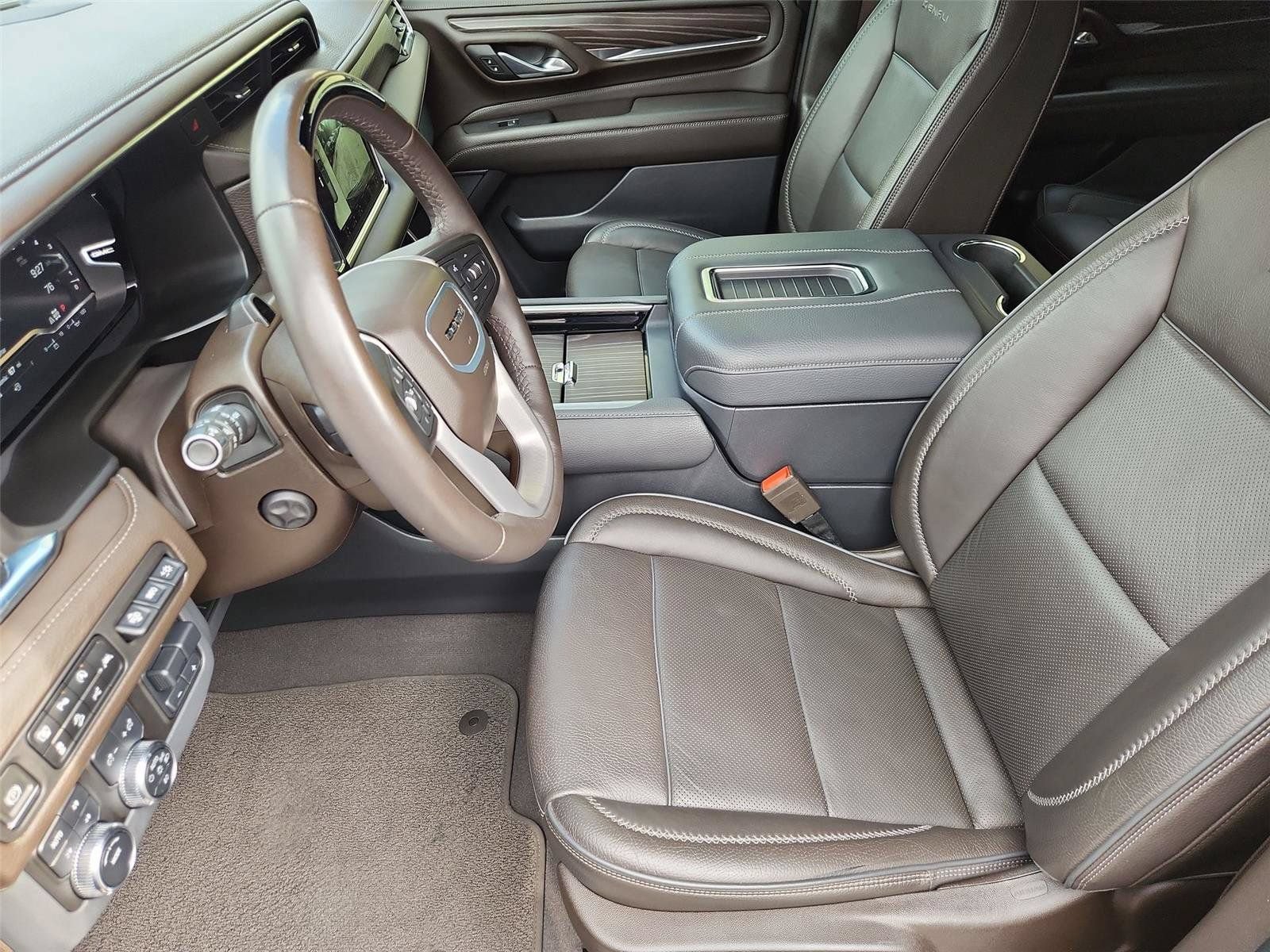 Used 2024 GMC Yukon Denali w/ Advanced Technology Package AWD/4WD image 20