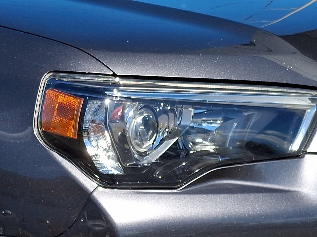 Used 2018 Toyota 4Runner Limited AWD/4WD image 9