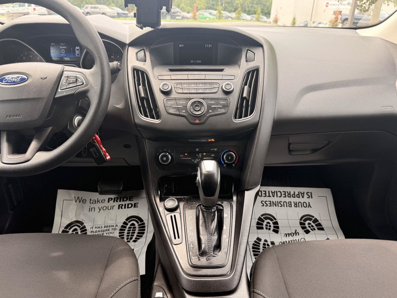 Used 2016 Ford Focus SE w/ SE Power Seat Package FWD image 25