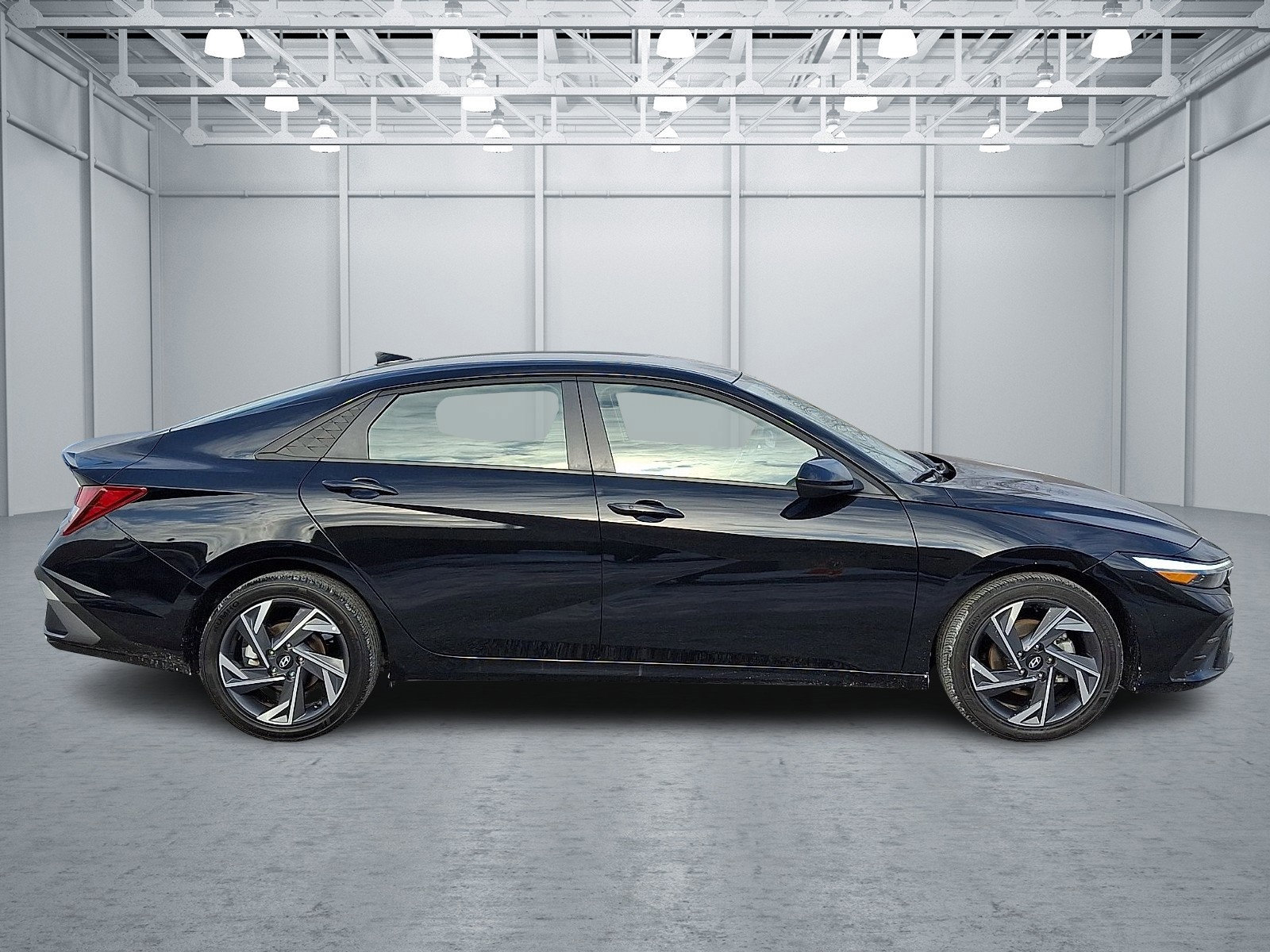 Certified 2025 Hyundai Elantra Sport image 7