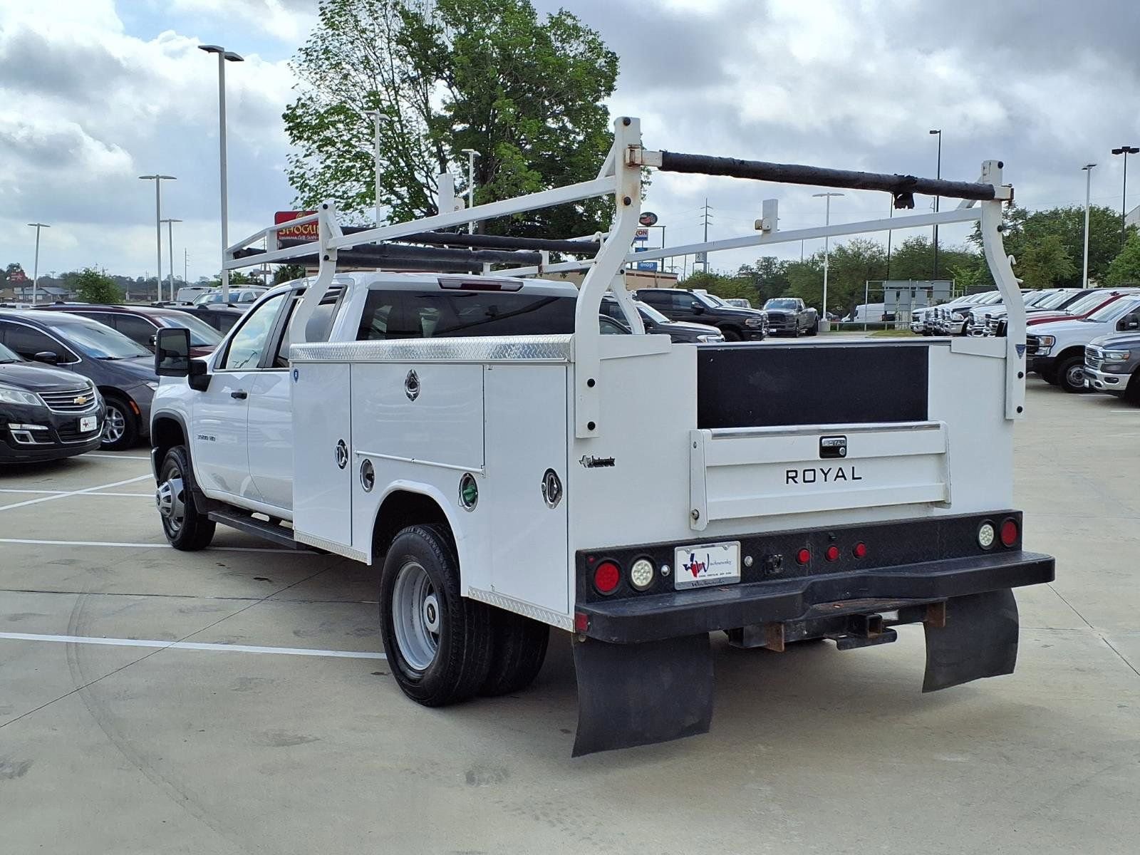 Used 2022 Chevrolet Silverado 3500 W/T w/ WT Convenience Package AWD/4WD image 2