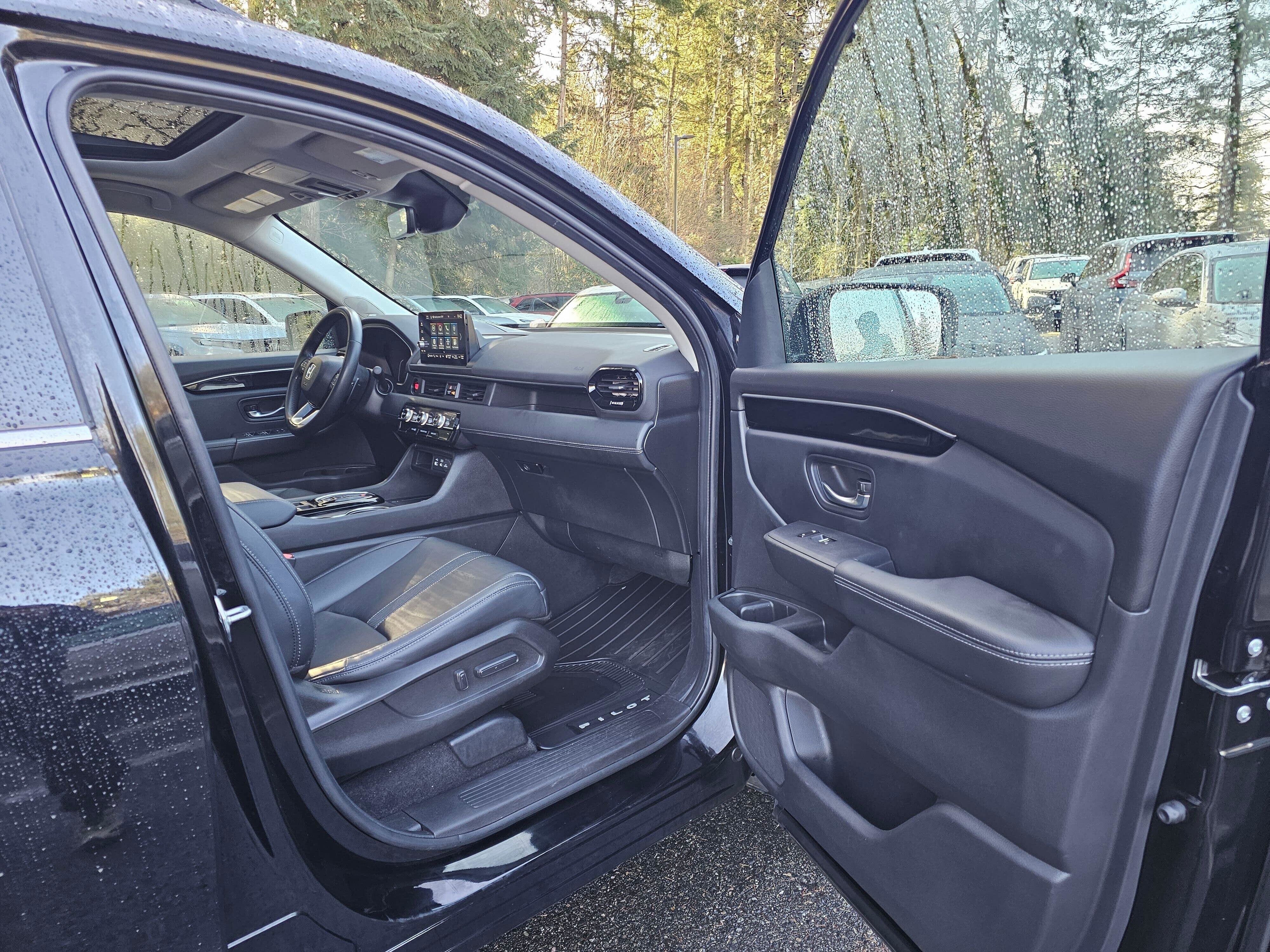 Used 2023 Honda Pilot Touring image 12