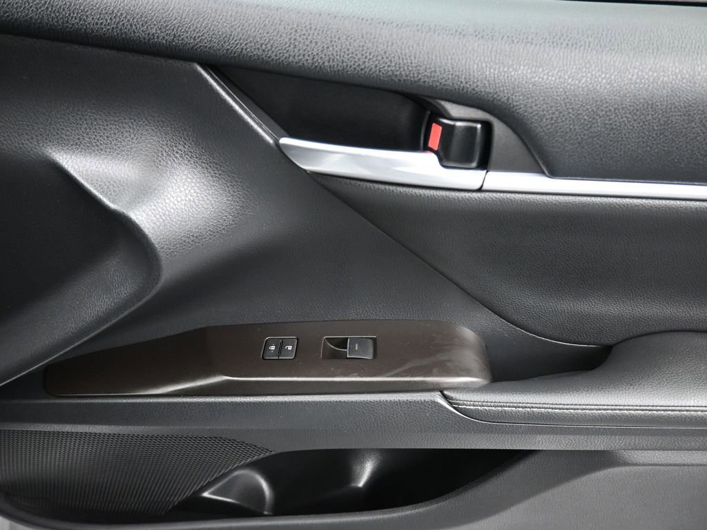 Used 2021 Toyota Camry XSE w/ Navigation Package image 41