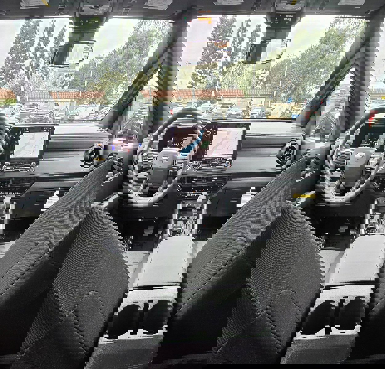 Used 2024 Chevrolet Colorado W/T w/ Technology Package image 26