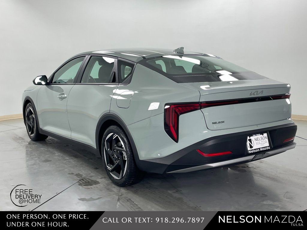 Used 2025 Kia K4 EX image 8
