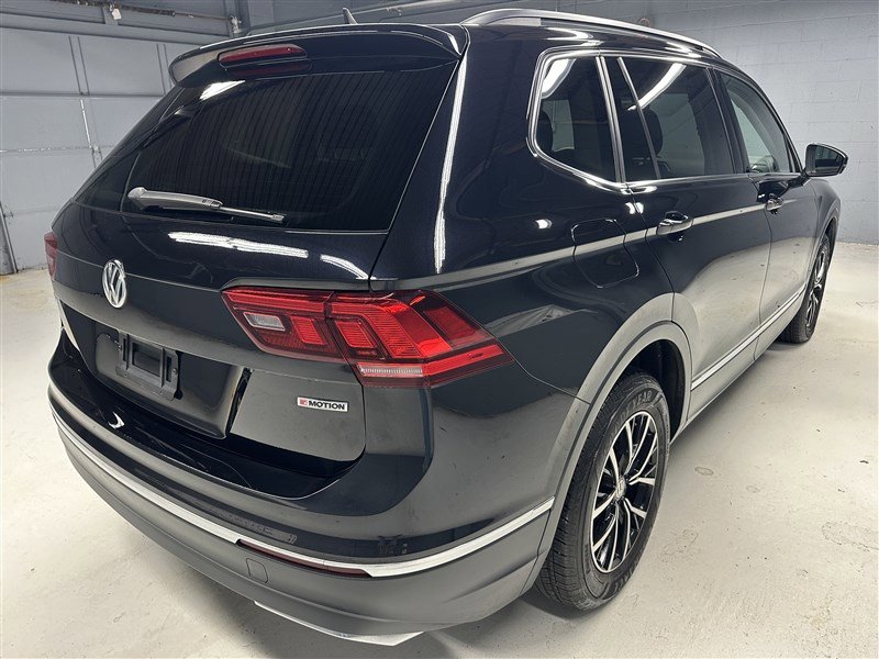 Used 2021 Volkswagen Tiguan SE w/ Panoramic Sunroof Package image 7