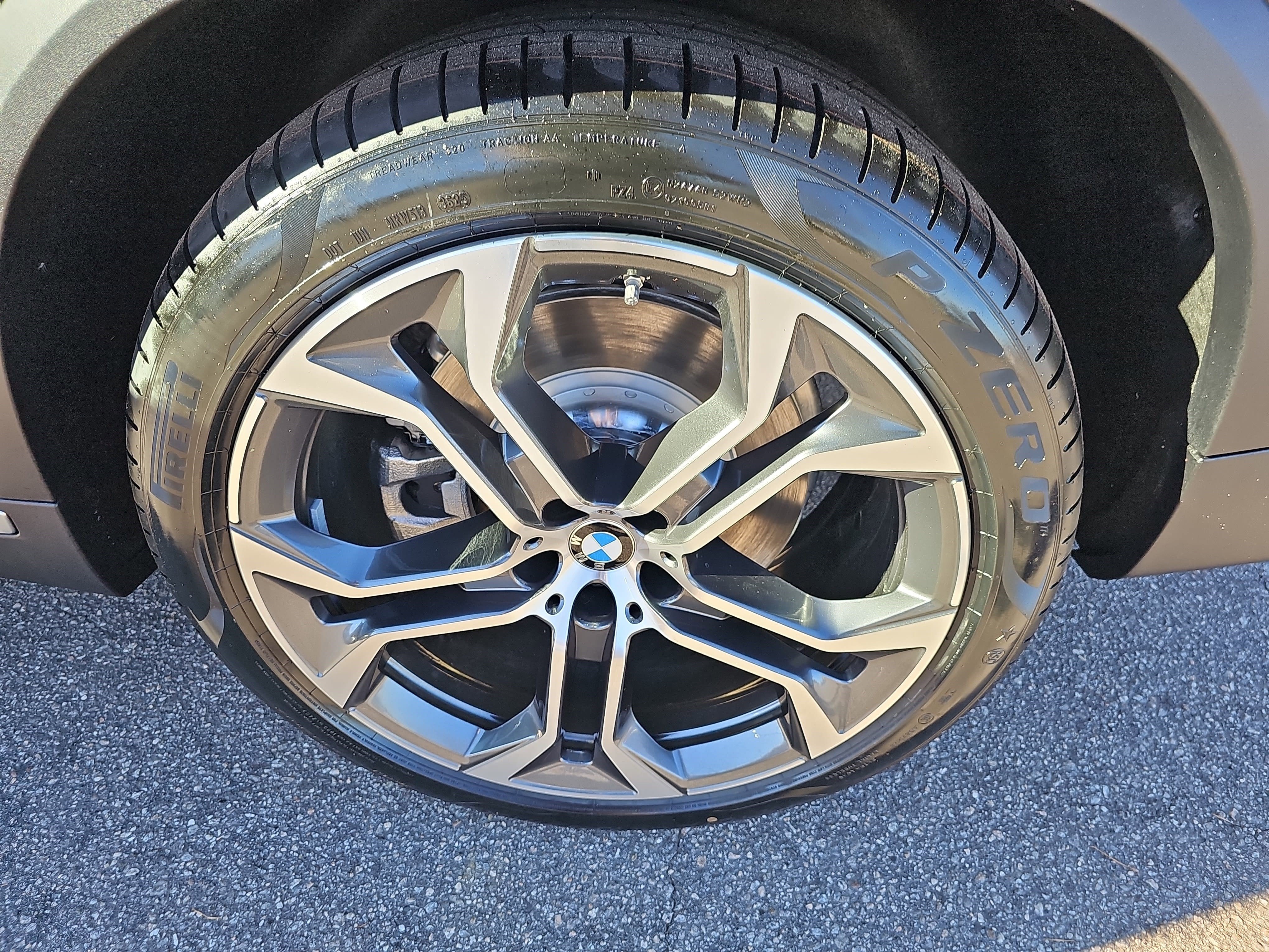 New 2026 BMW X5 xDrive50e w/ Climate Comfort Package image 36