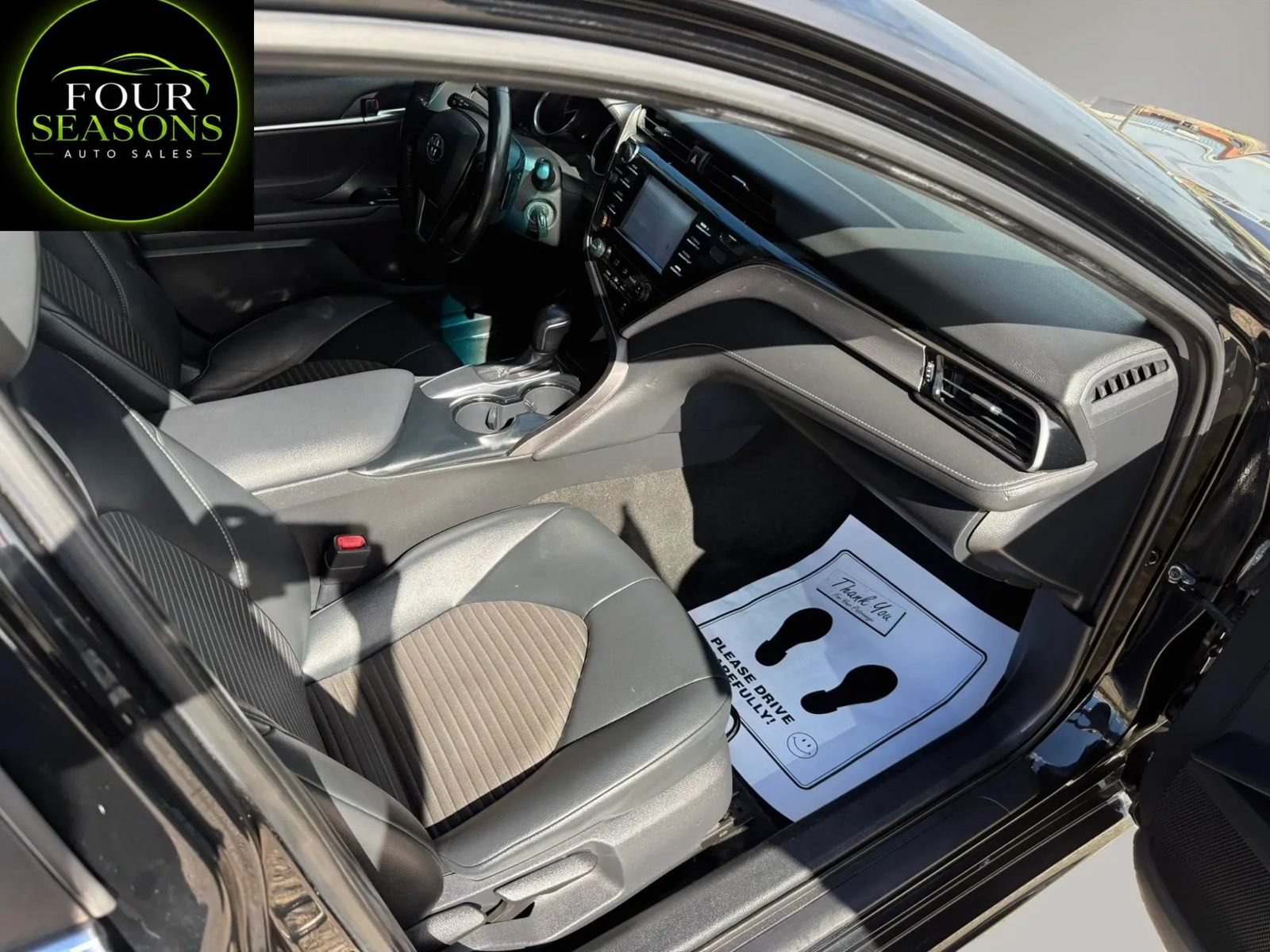 Used 2019 Toyota Camry SE FWD image 5