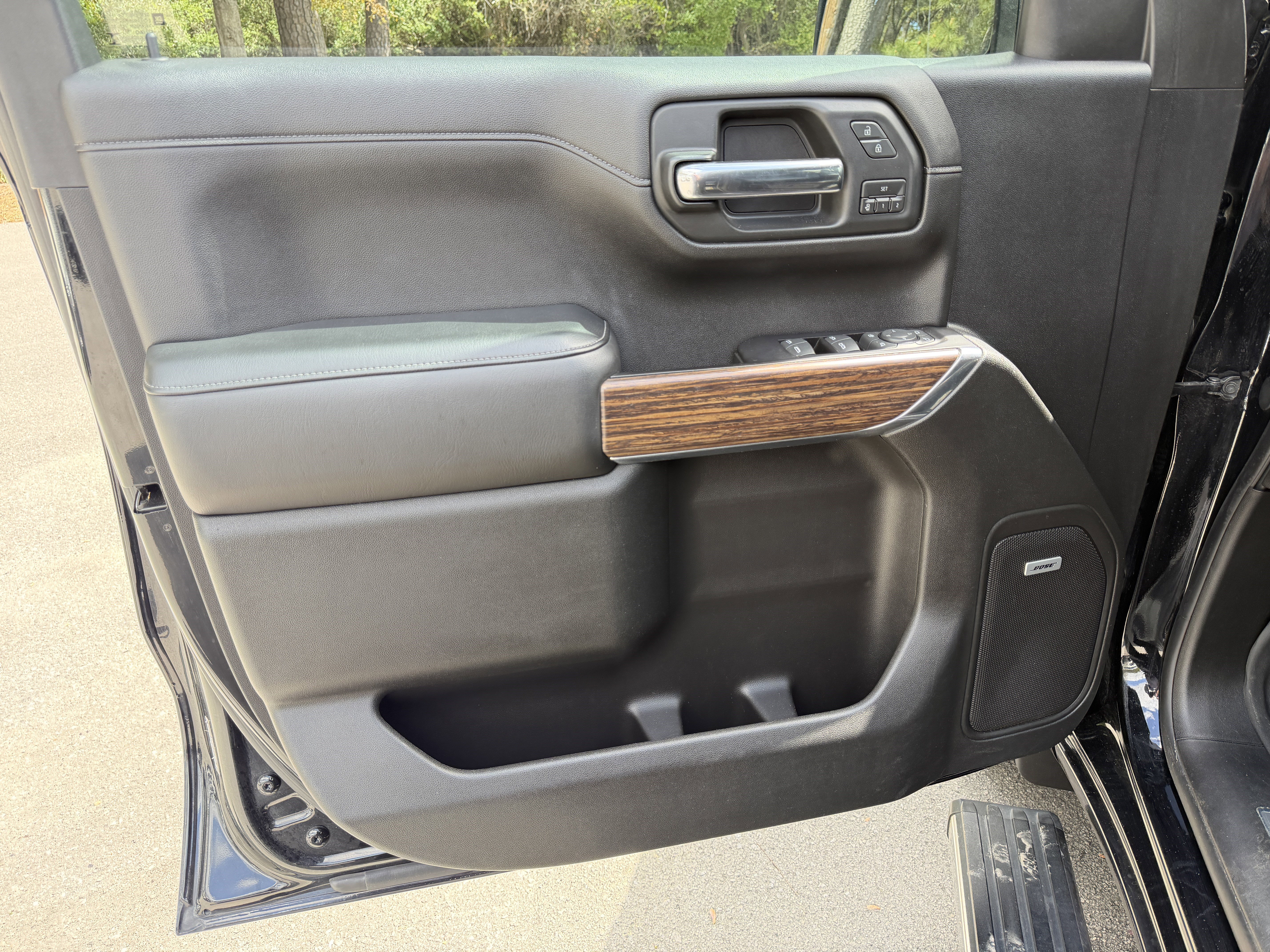 Used 2019 Chevrolet Silverado 1500 High Country w/ Technology Package image 5