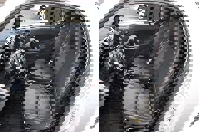 Used 2015 smart fortwo pure image 9