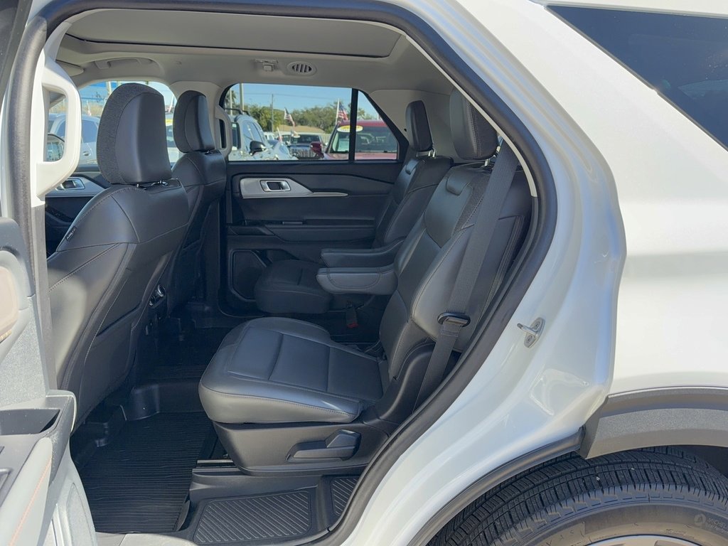 Certified 2025 Ford Explorer Active w/ Active Comfort Package image 12