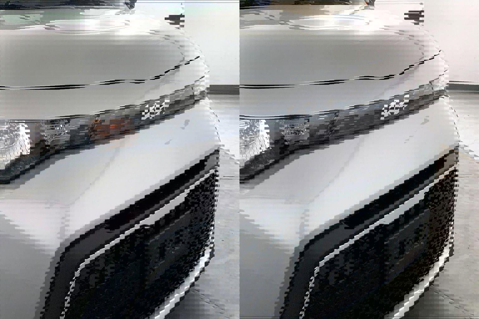 Certified 2025 Kia Soul LX image 28