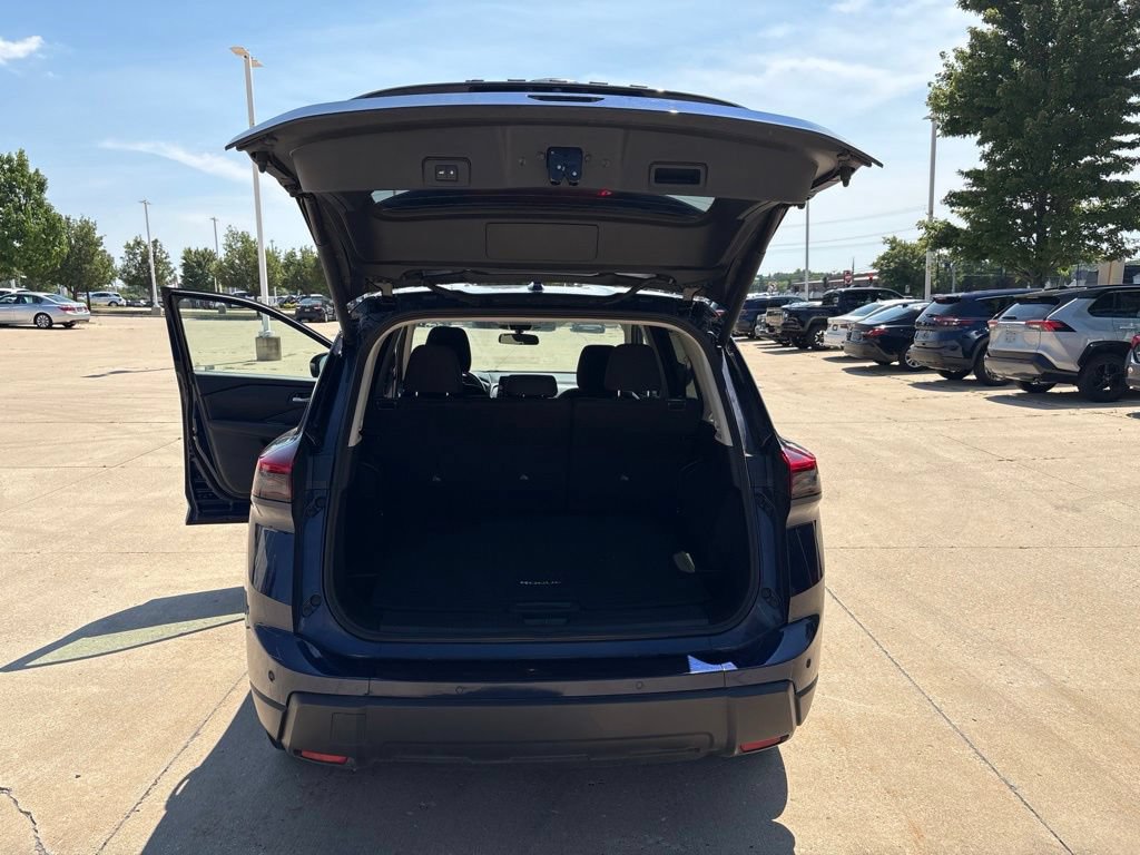 Used 2026 Nissan Rogue SV AWD/4WD image 24