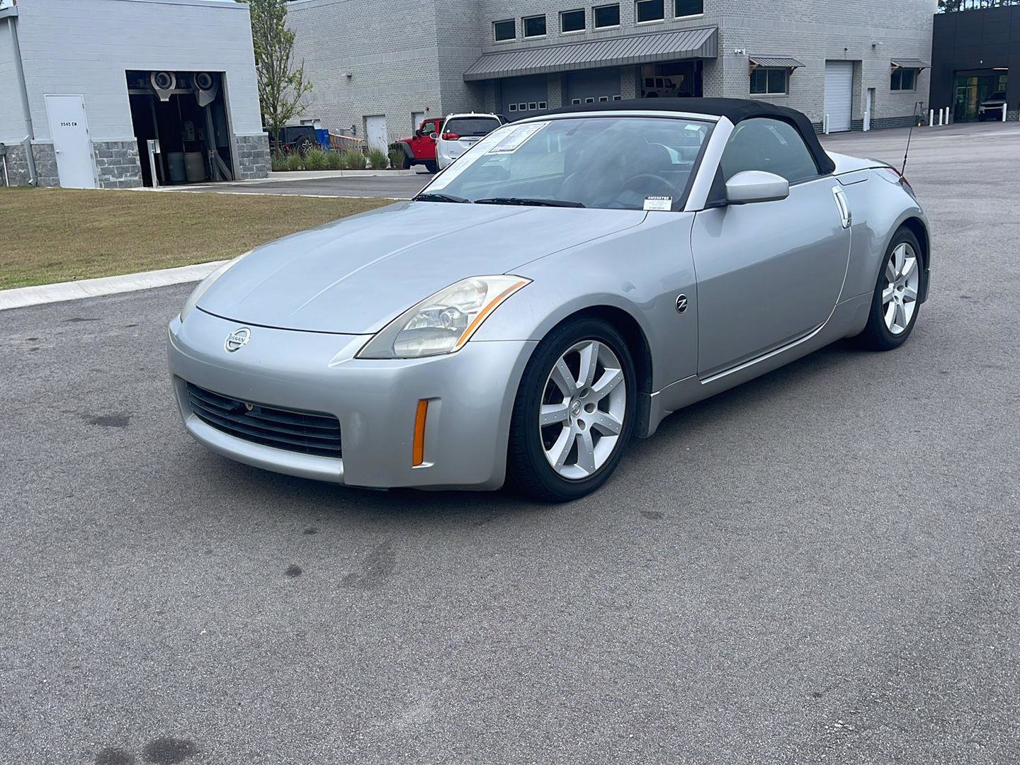 Used 2004 Nissan 350Z Touring RWD image 3