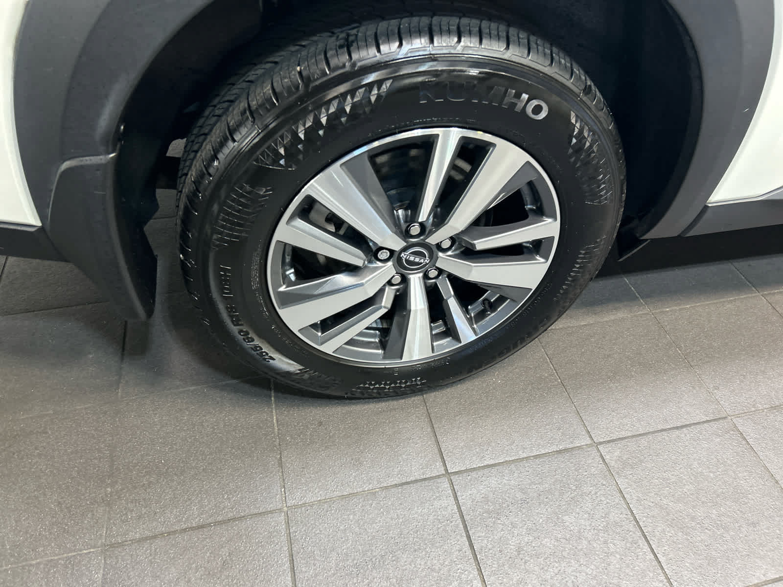 Used 2024 Nissan Pathfinder SL AWD/4WD image 9
