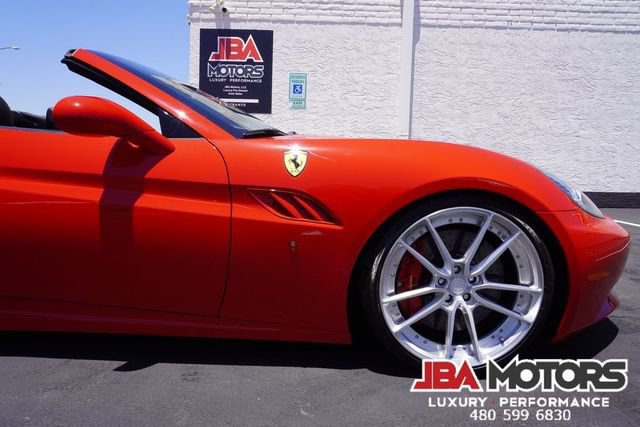 Used 2014 Ferrari California RWD image 95