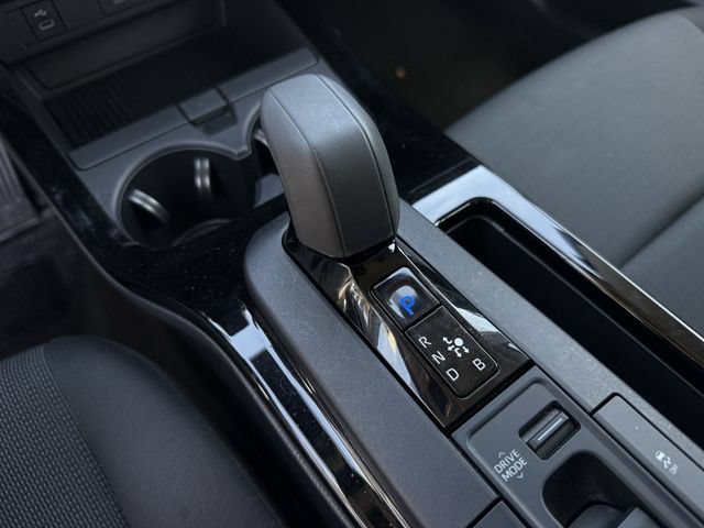 Used 2025 Toyota Prius LE FWD image 19