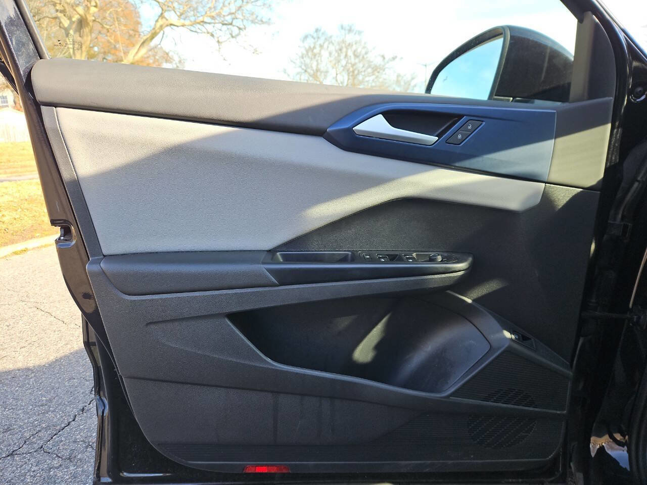 Used 2022 Volkswagen Taos SE image 10