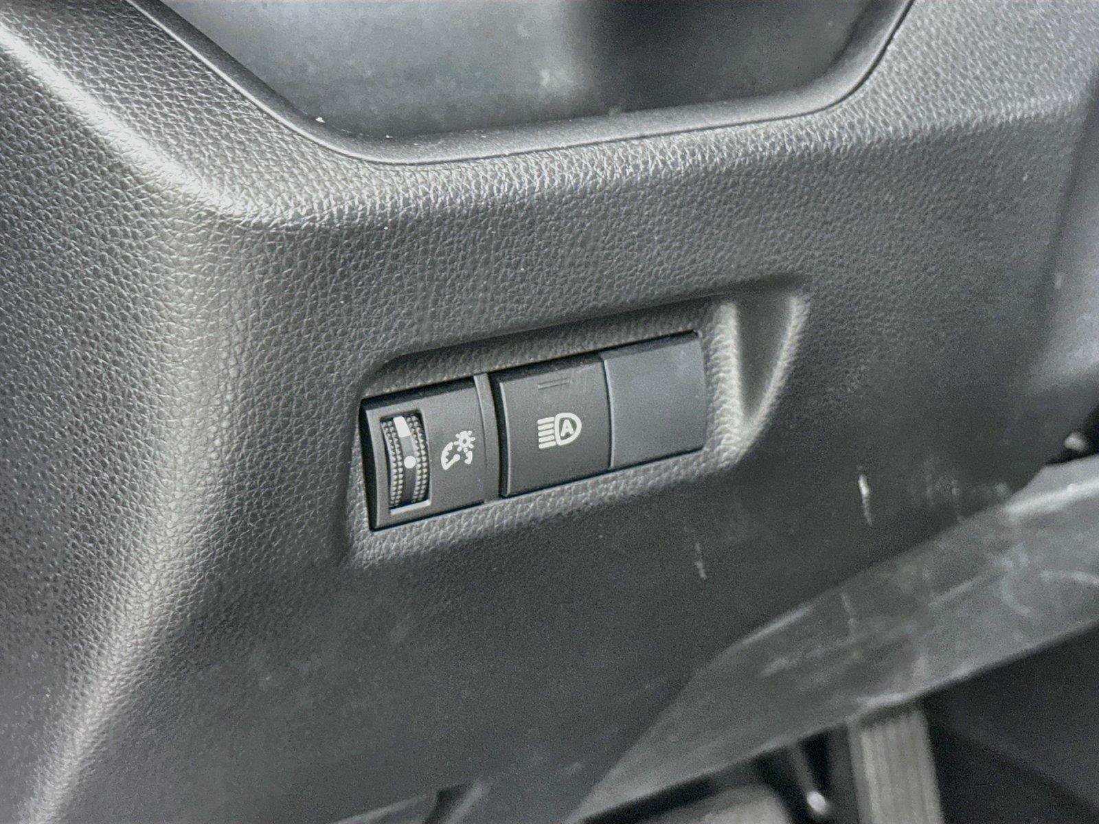 Used 2019 Toyota RAV4 XLE FWD image 14