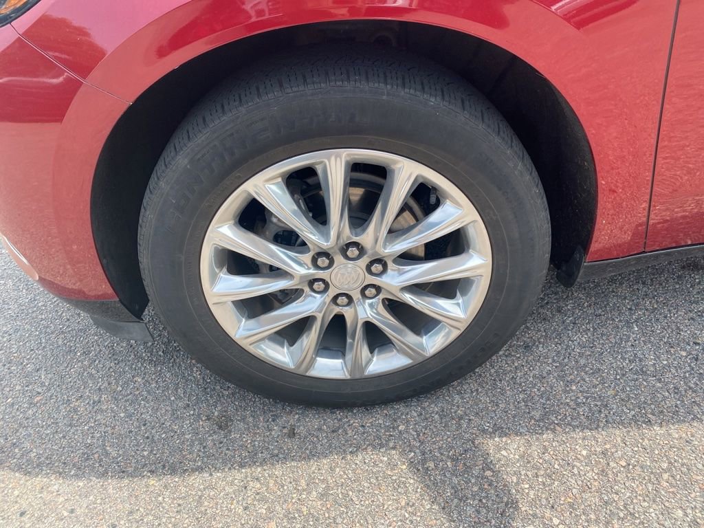 Used 2020 Buick Enclave Premium w/ Sun and Sites Package FWD image 15