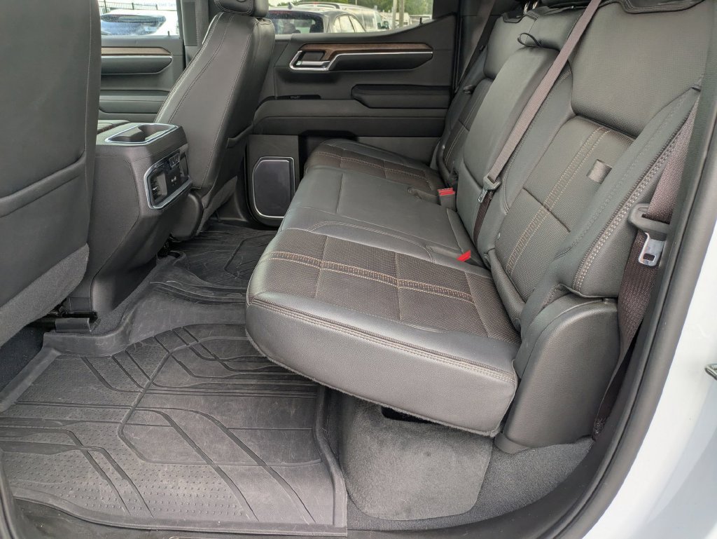 Used 2023 Chevrolet Silverado 1500 High Country w/ Technology Package AWD/4WD image 26