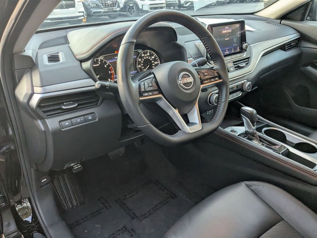 Used 2025 Nissan Altima 2.5 SR image 13