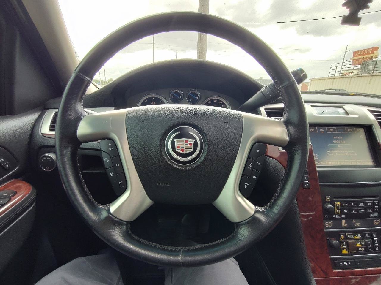 Used 2012 Cadillac Escalade Luxury RWD image 16