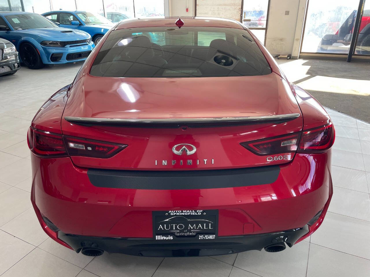 Used 2017 INFINITI Q60 Red Sport 400 image 6