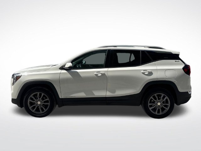 Used 2024 GMC Terrain SLT AWD/4WD image 2