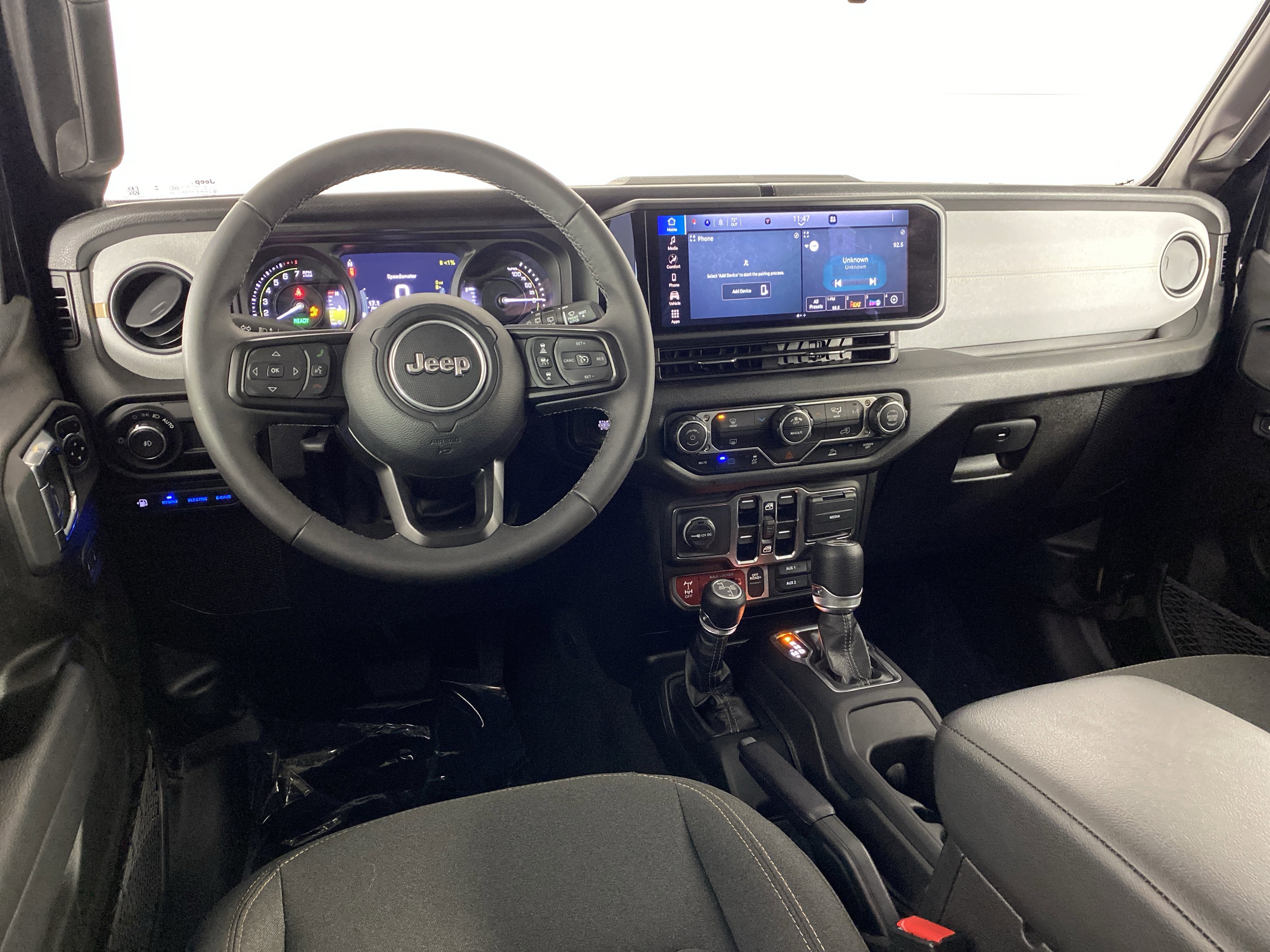 Used 2025 Jeep Wrangler Willys image 17