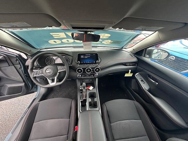 New 2025 Nissan Sentra SR w/ Midnight Edition image 25