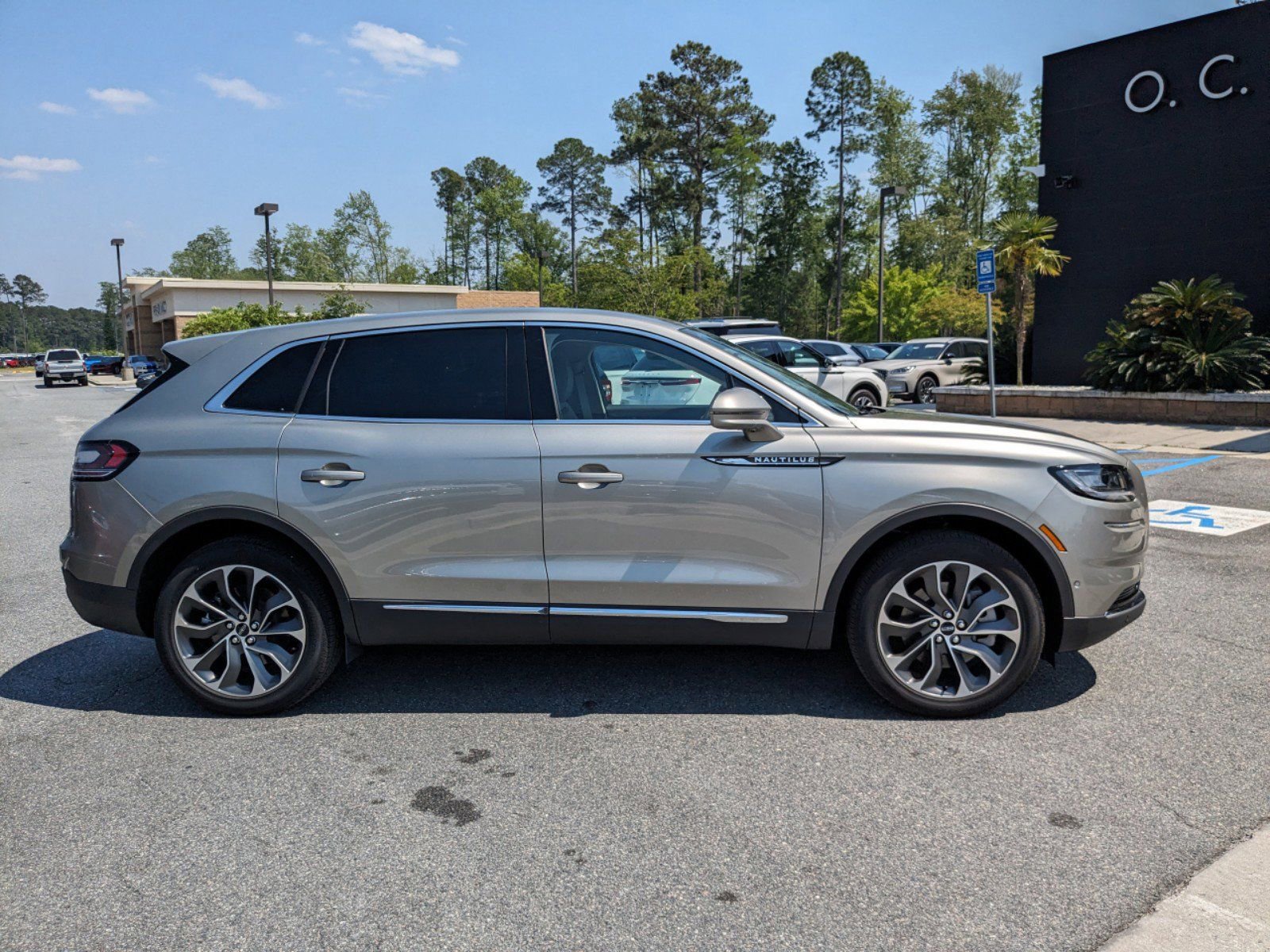 Certified 2023 Lincoln Nautilus Reserve w/ Equipment Group 201A video 4